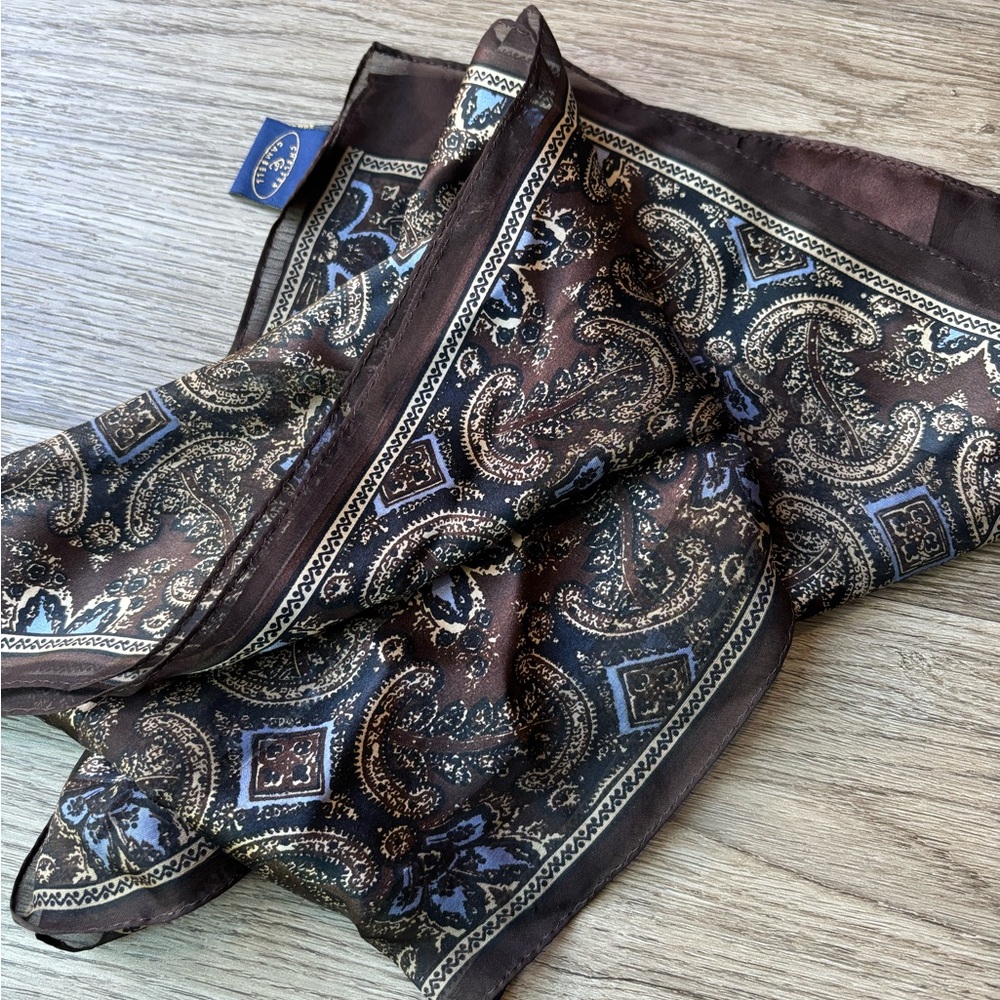 Chelsea Cambell CC Paisley 100% Silk Scarf